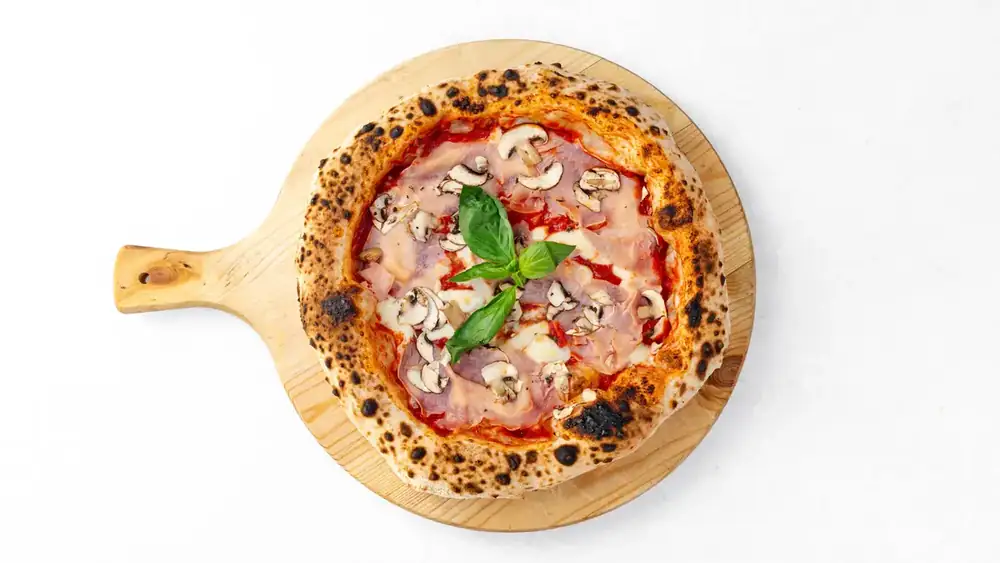 Pizza Prosciutto e Funghi
