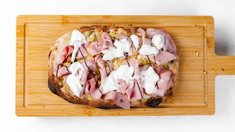 Pinsa Mortadella
