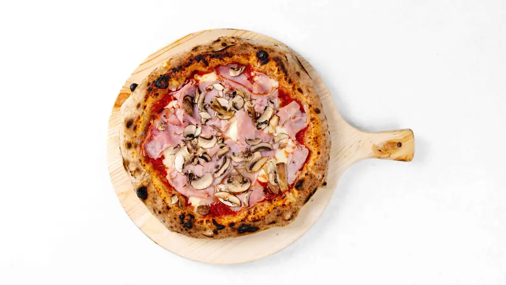 Pizza Prosciutto e Funghi